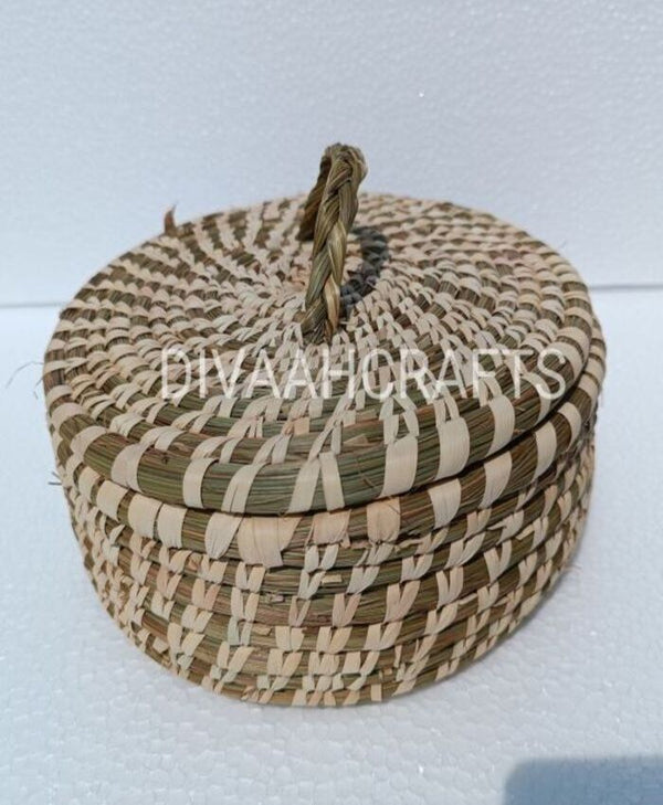 Handcrafted Sabai Grass Roti Bread Basket with Serene Patterns