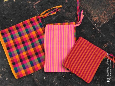 Coloured Cotton Pouches (Set of 8)