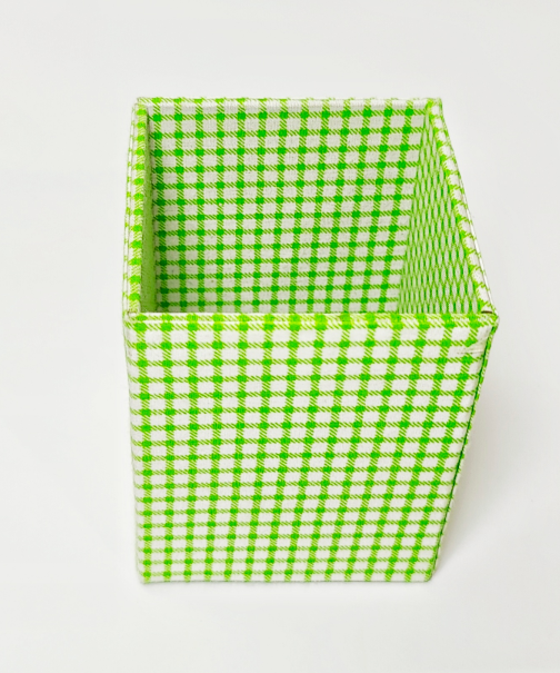 Green and White Checks Handcrafted Small Pen Stand