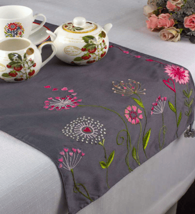Countrygardentablerunner2 Countrygardentablerunner2