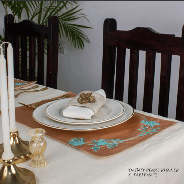 dainty-pearl-turqouise-tablemat-5706167.png