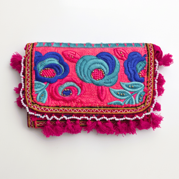 gulbahaar-floral-embroidered-clutch-bag-7894714.png