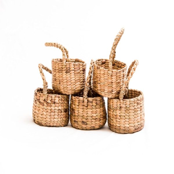 handcrafted-grass-basket-large-versatile-6731038.jpg handcrafted-grass-basket-large-versatile-6731038.jpg
