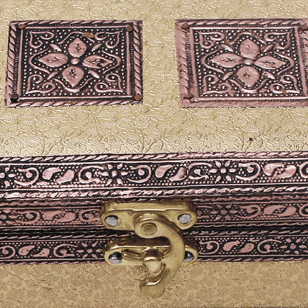 handcrafted-meenakari-jewelry-box-8445824.png handcrafted-meenakari-jewelry-box-8445824.png
