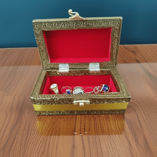 handcrafted-meenakari-jewelry-box-9683808.png handcrafted-meenakari-jewelry-box-9683808.png