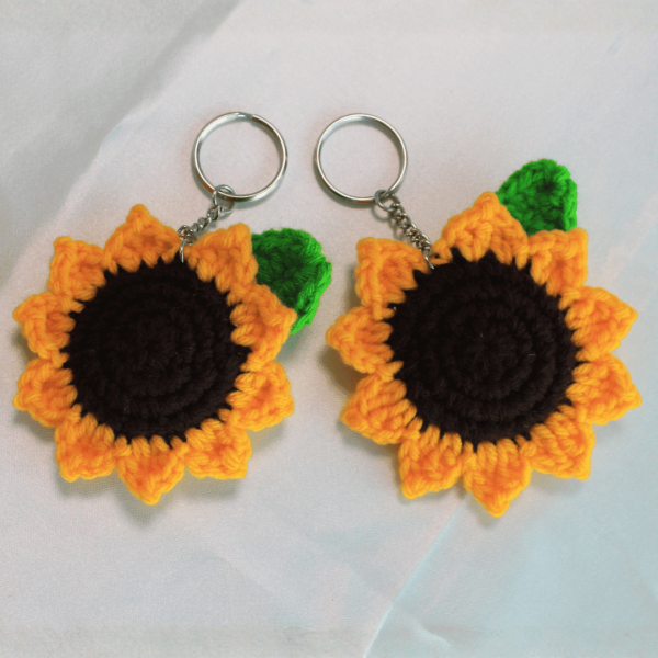 handmade-crochete-sunflower-keychain-5349915.png handmade-crochete-sunflower-keychain-5349915.png