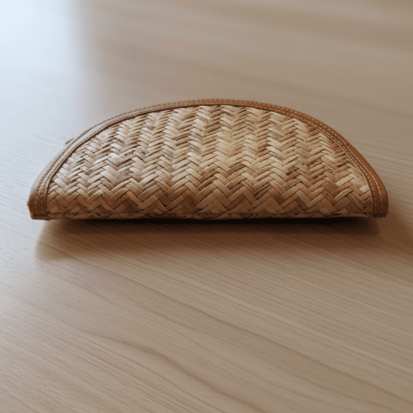 handwoven-grass-clutch-bag-4484021.png handwoven-grass-clutch-bag-4484021.png