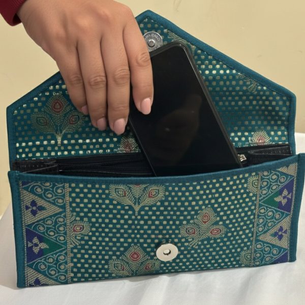 teal-geometric-banarasi-clutch-bag-1036440.jpg teal-geometric-banarasi-clutch-bag-1036440.jpg