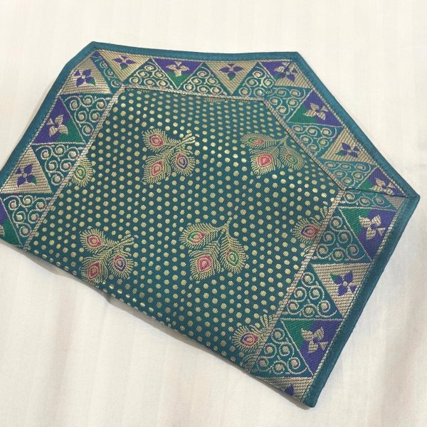 teal-geometric-banarasi-clutch-bag-7670198.jpg teal-geometric-banarasi-clutch-bag-7670198.jpg